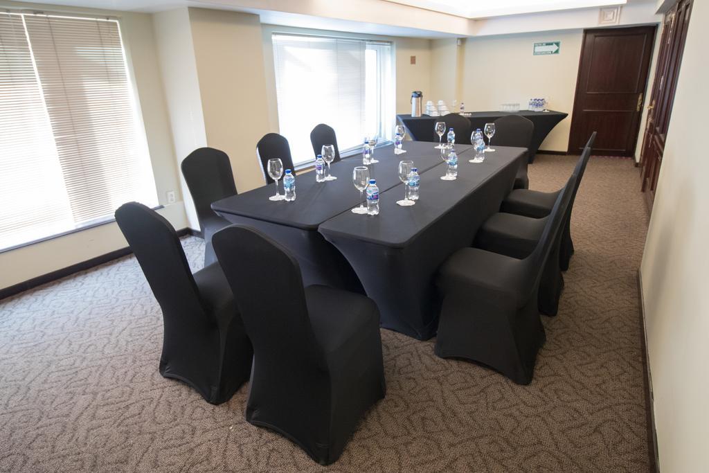 Emporio Reforma Otel Meksika Dış mekan fotoğraf A meeting room at the hotel