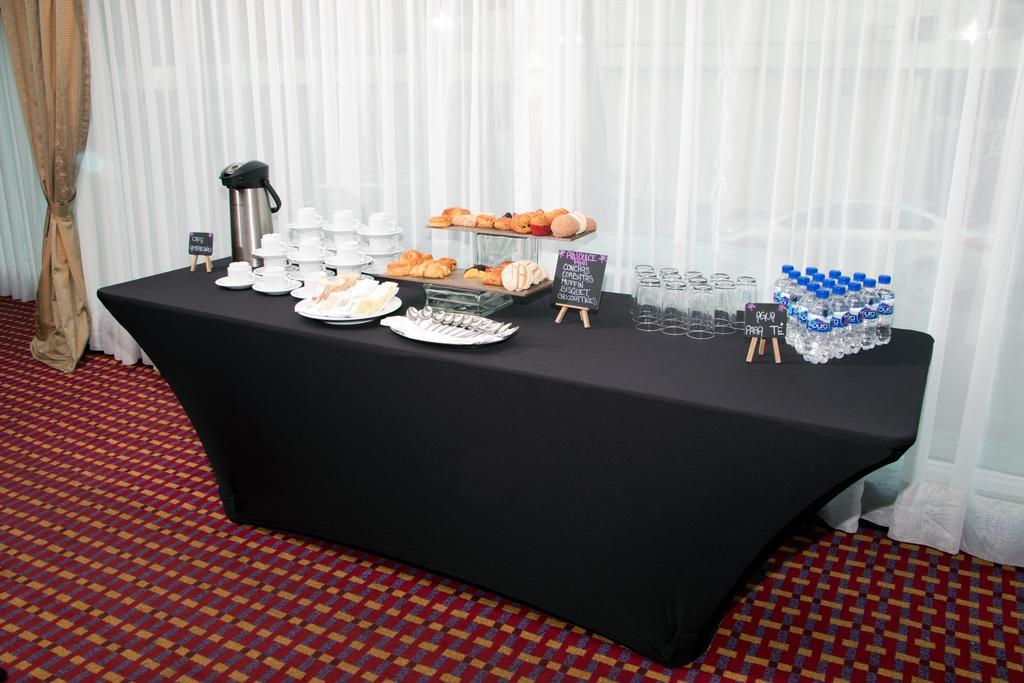 Emporio Reforma Otel Meksika Dış mekan fotoğraf A table with a black tablecloth