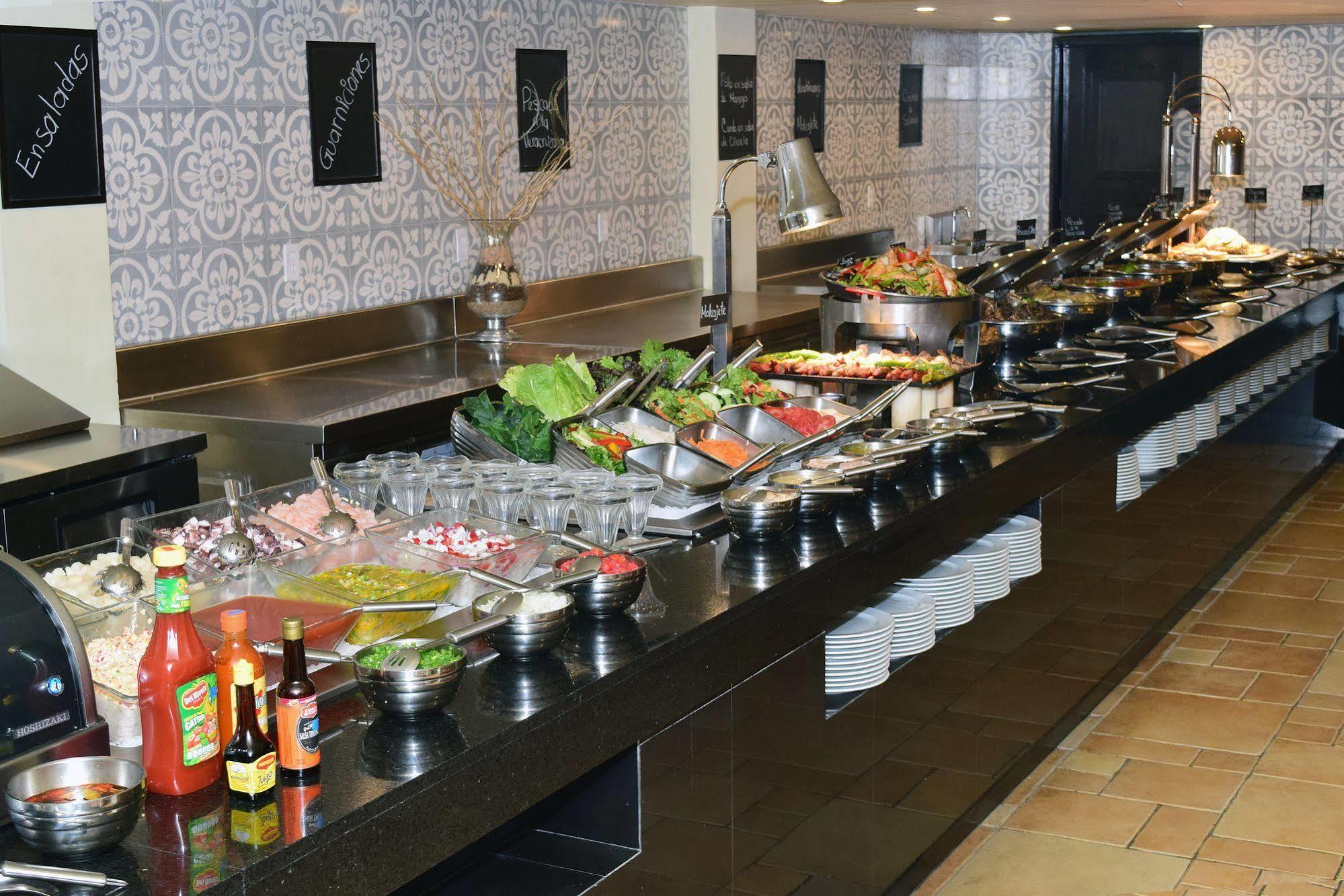 Emporio Reforma Otel Meksika Dış mekan fotoğraf A salad bar