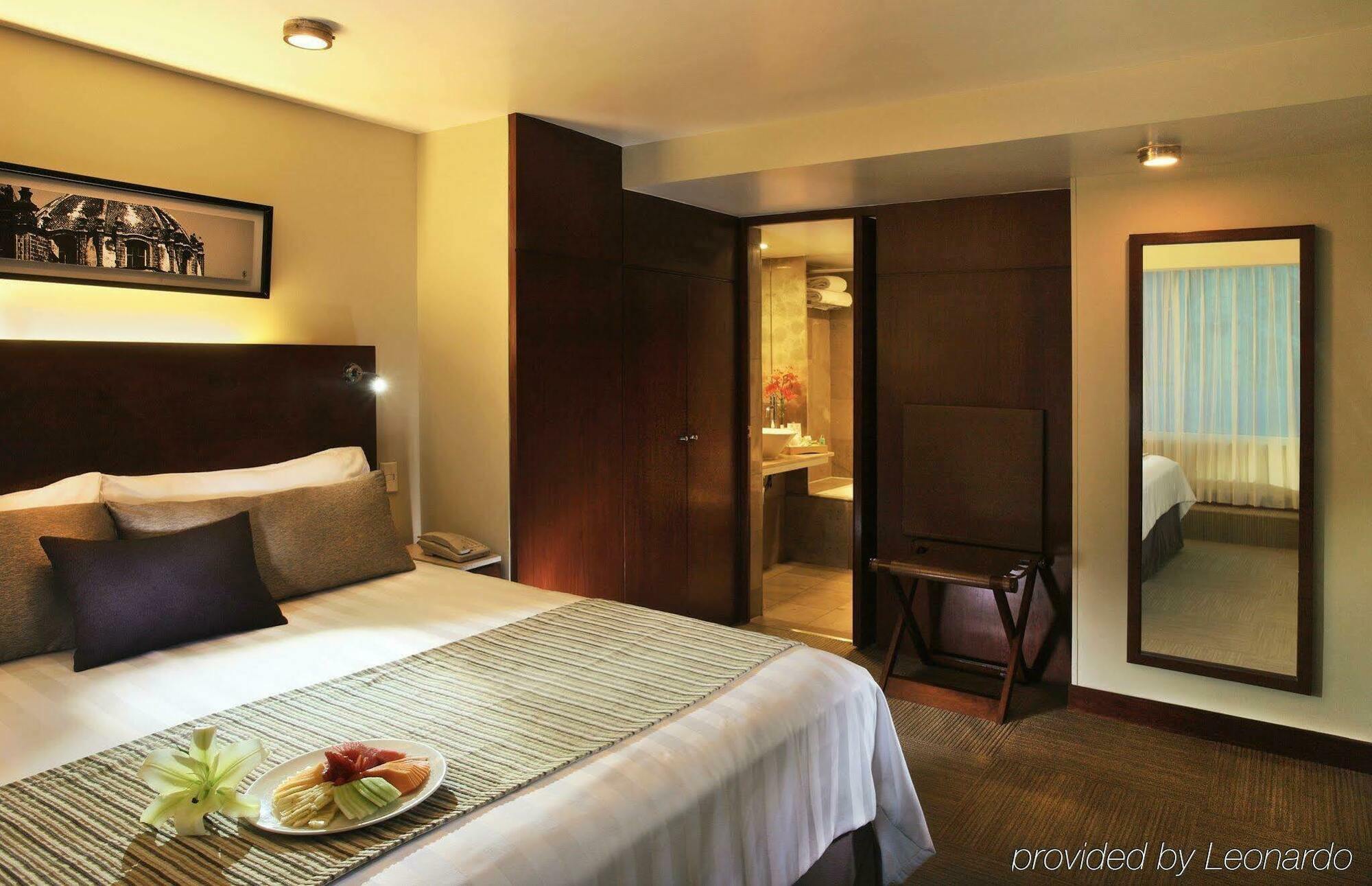 Emporio Reforma Otel Meksika Dış mekan fotoğraf A room at the hotel